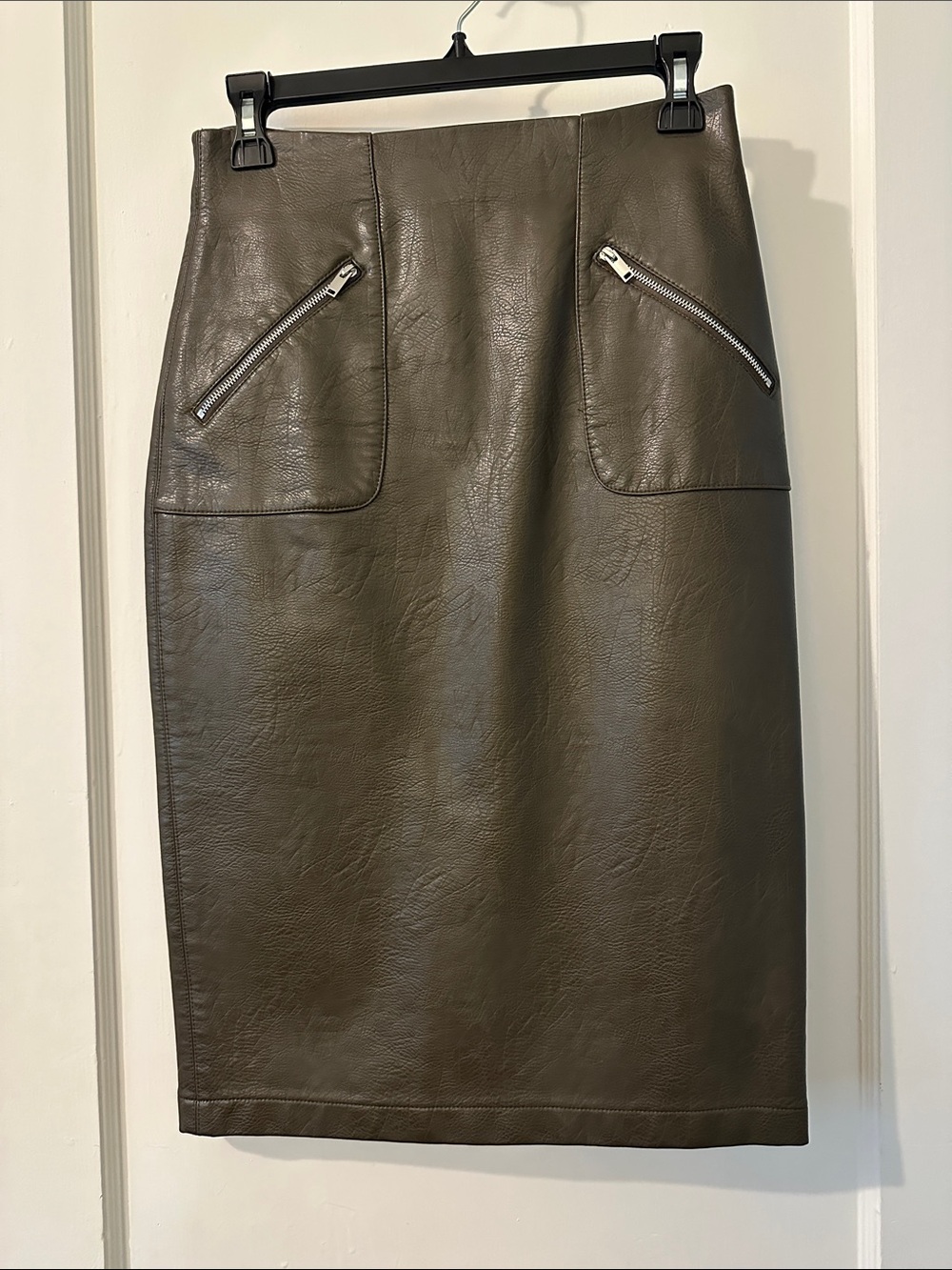 Zara Basics | Faux Leather Pencil Skirt in Olive Green with Zip Pockets